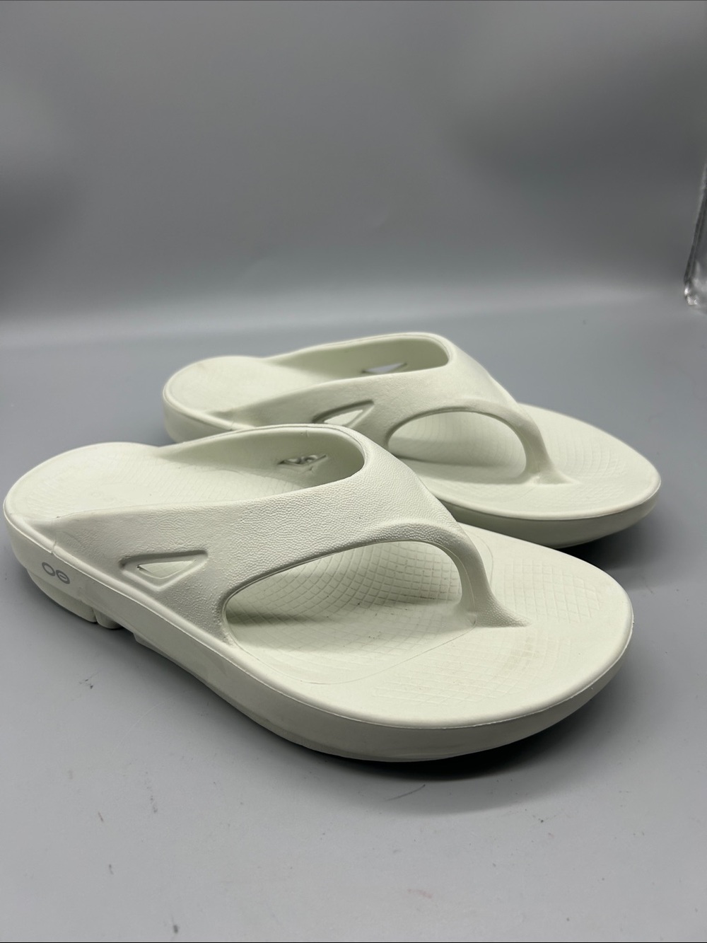 Oofos Oomega Oolala Luxe White Recovery Sandals Women Flip Flops Thong Sz 10